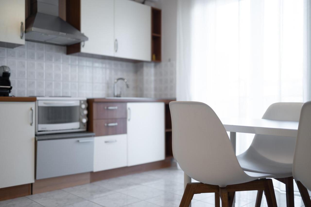 Central Apartment With Parking Лариса Экстерьер фото
